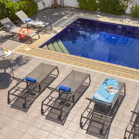 Pantaros Luxury With Pool Paralimni