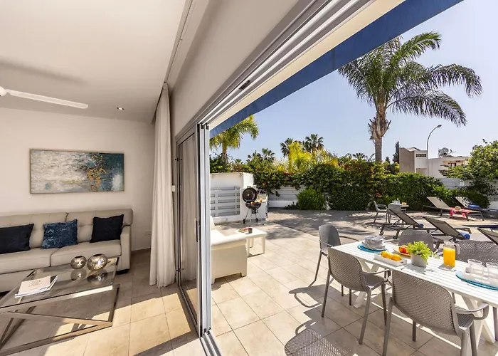 Casa vacanze Pantaros Luxury With Pool Paralimni