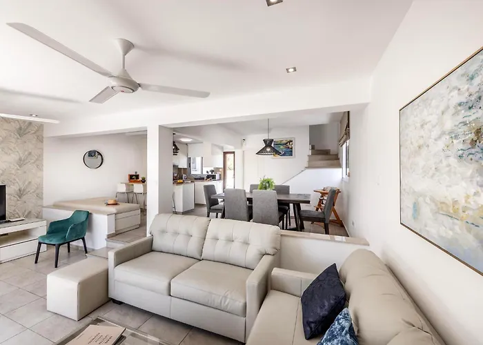 Pantaros Luxury With Pool Casa vacanze Paralimni