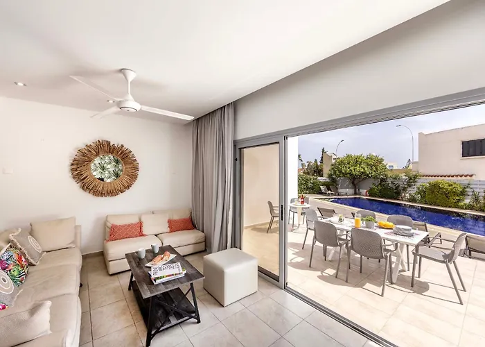 Pantaros Luxury With Pool Paralimni