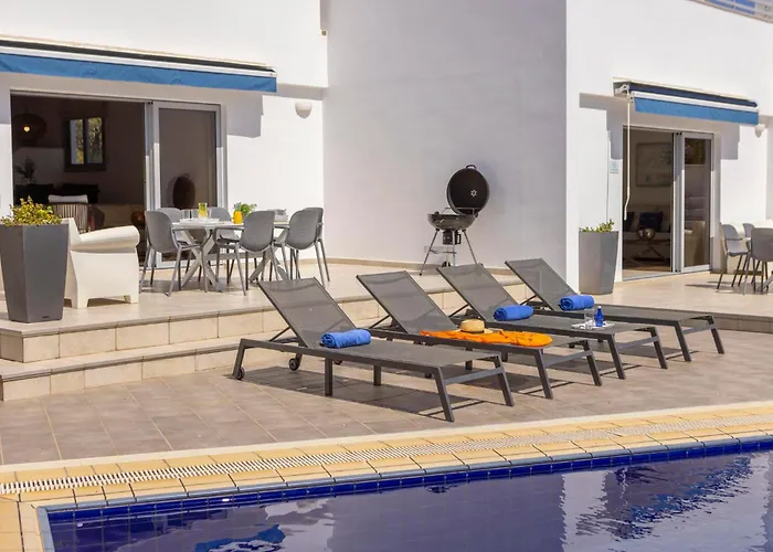 Casa vacanze Pantaros Luxury With Pool Paralimni