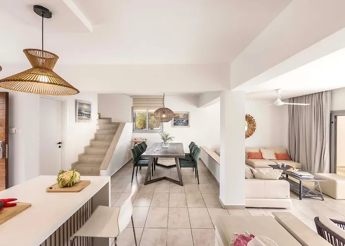 Pantaros Luxury With Pool Casa vacanze