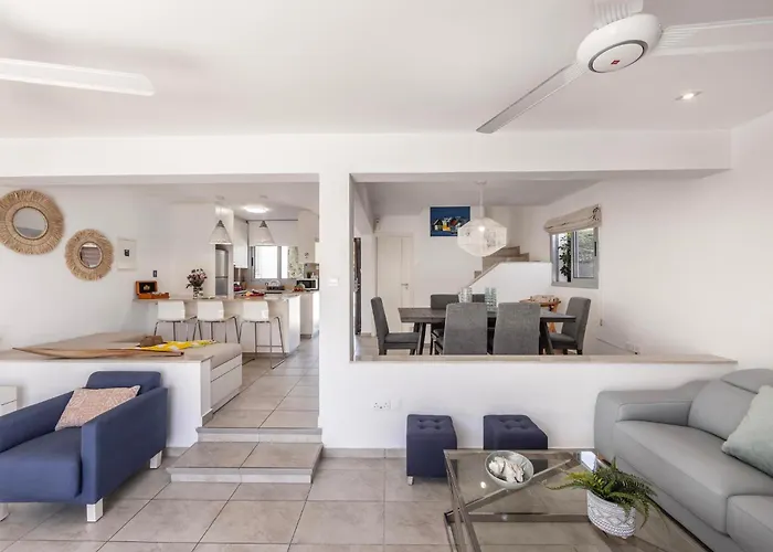 Casa vacanze Pantaros Luxury With Pool Paralimni