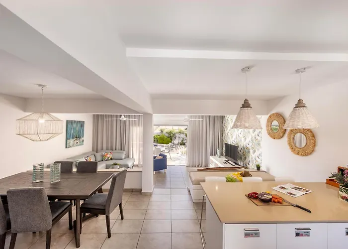 Pantaros Luxury With Pool Casa vacanze *