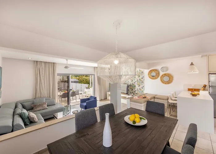 Pantaros Luxury With Pool Casa vacanze *