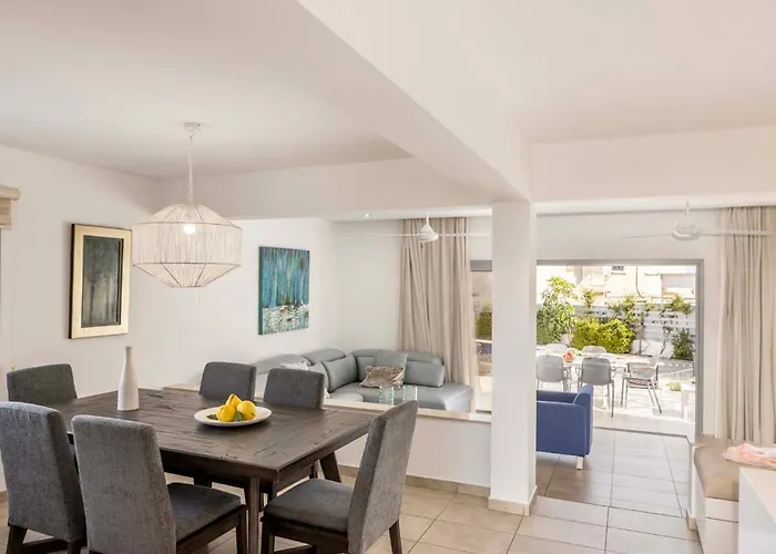 Pantaros Luxury With Pool Casa vacanze Paralimni