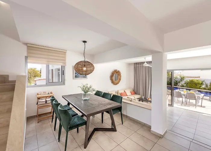 Pantaros Luxury With Pool