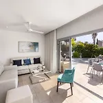 Дом отдыха Pantaros Luxury With Pool Паралимни