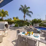 Сasa de vacaciones Pantaros Luxury With Pool *