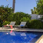 Сasa de vacaciones Pantaros Luxury With Pool Paralimni