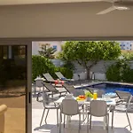 Сasa de vacaciones Pantaros Luxury With Pool Paralimni