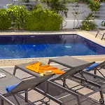 Сasa de vacaciones Pantaros Luxury With Pool