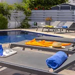 Pantaros Luxury With Pool Дом отдыха Паралимни