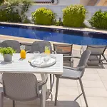 Pantaros Luxury With Pool Сasa de vacaciones