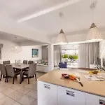 Сasa de vacaciones Pantaros Luxury With Pool *