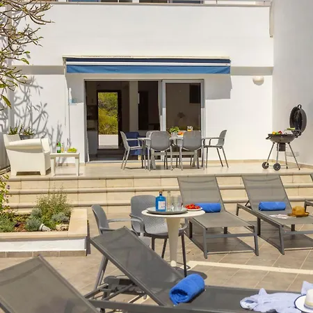 Pantaros Luxury With Pool *