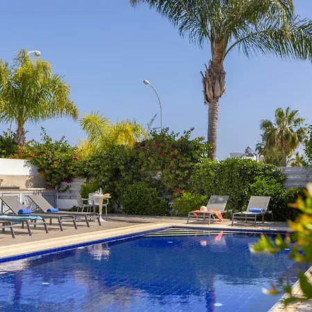 Pantaros Luxury With Pool Holiday home