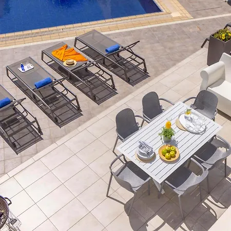 Pantaros Luxury With Pool Holiday home