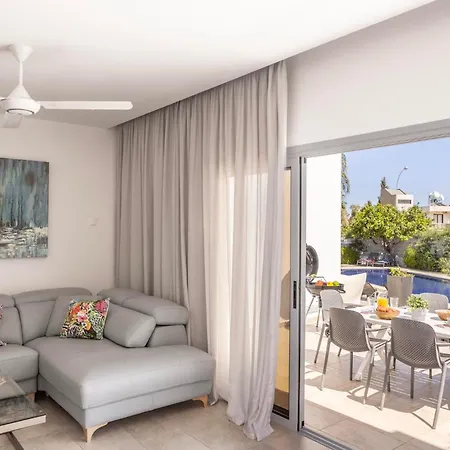 Pantaros Luxury With Pool Holiday home