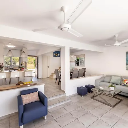 Pantaros Luxury With Pool Holiday home *