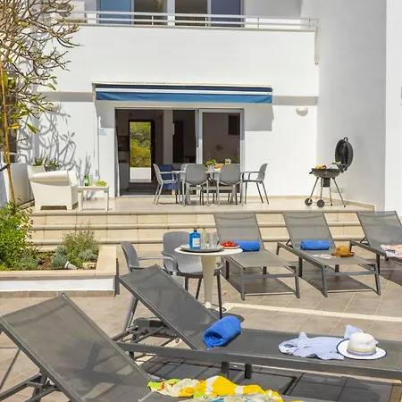 Holiday home Pantaros Luxury With Pool Paralimni