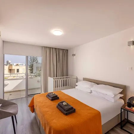 Pantaros Luxury With Pool Holiday home Paralimni
