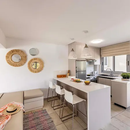 Pantaros Luxury With Pool Holiday home