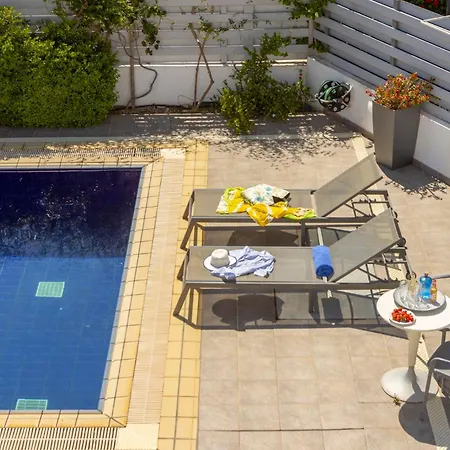 Pantaros Luxury With Pool * Paralimni