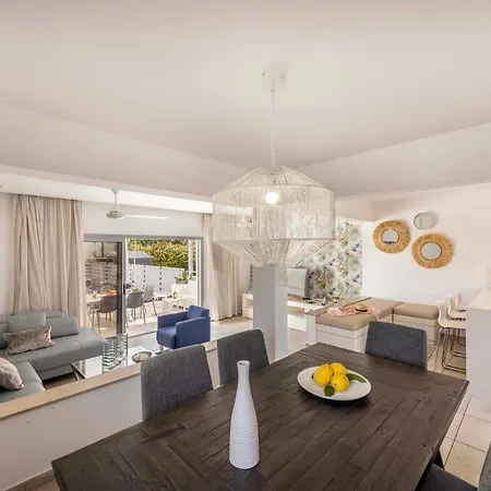 Pantaros Luxury With Pool Holiday home *