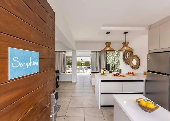 Pantaros Luxury With Pool *