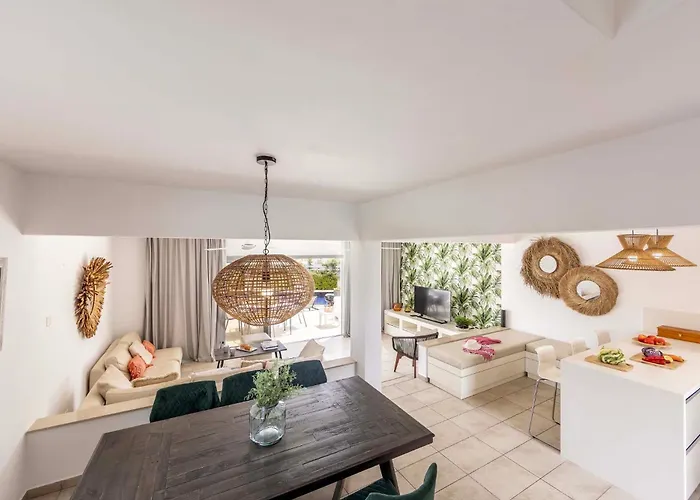 Pantaros Luxury With Pool *