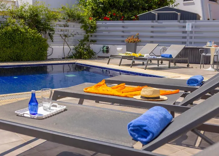 Pantaros Luxury With Pool Semesterbostad Paralimni