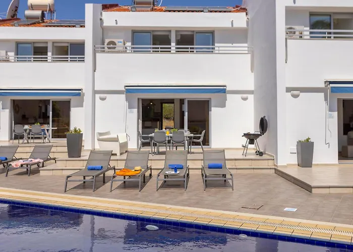 Pantaros Luxury With Pool *