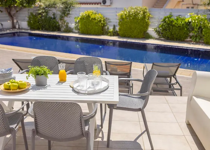 Pantaros Luxury With Pool Semesterbostad