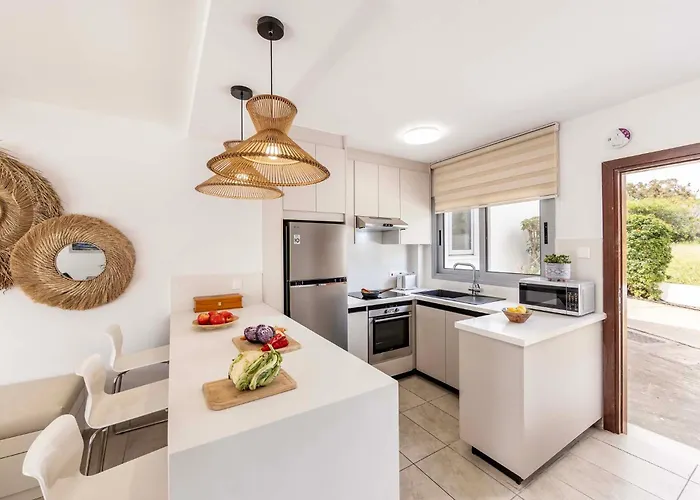 Pantaros Luxury With Pool