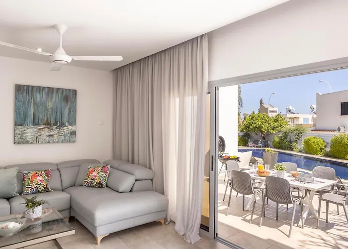 Pantaros Luxury With Pool Semesterbostad