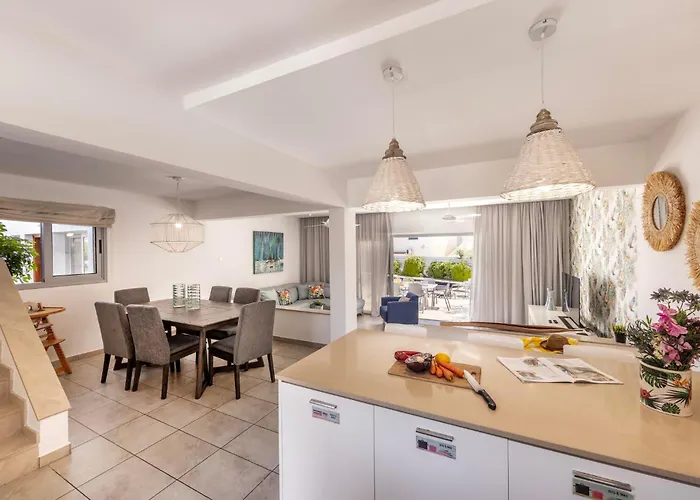 Semesterbostad Pantaros Luxury With Pool *