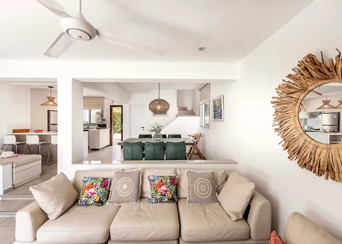 Pantaros Luxury With Pool * Paralimni